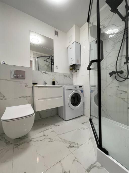קרקוב Kalwaryjska Spot Apartment In A Good Location מראה חיצוני תמונה